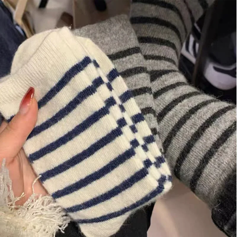 Thicken Rabbit Fur Socks Winter Women Girls Warm Comfortable Striped Socks Casual Versatile White Wool Socks Fashion Accessories
Thicken Rabbit Fur Socks Winter Women Girls Warm Comfortable Striped Socks Casual Versatile White Wool Socks Fashion Accessories