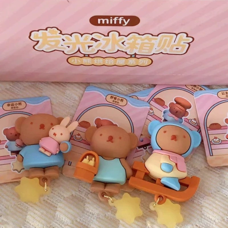 Genuine Miffy Blind Box Little Bear Bakery Glowing Refrigerator Sticker Cute 3D Figure Magnetic Sticker Ornament Boy Girl Gifts
Genuine Miffy Blind Box Little Bear Bakery Glowing Refrigerator Sticker Cute 3D Figure Magnetic Sticker Ornament Boy Girl Gifts