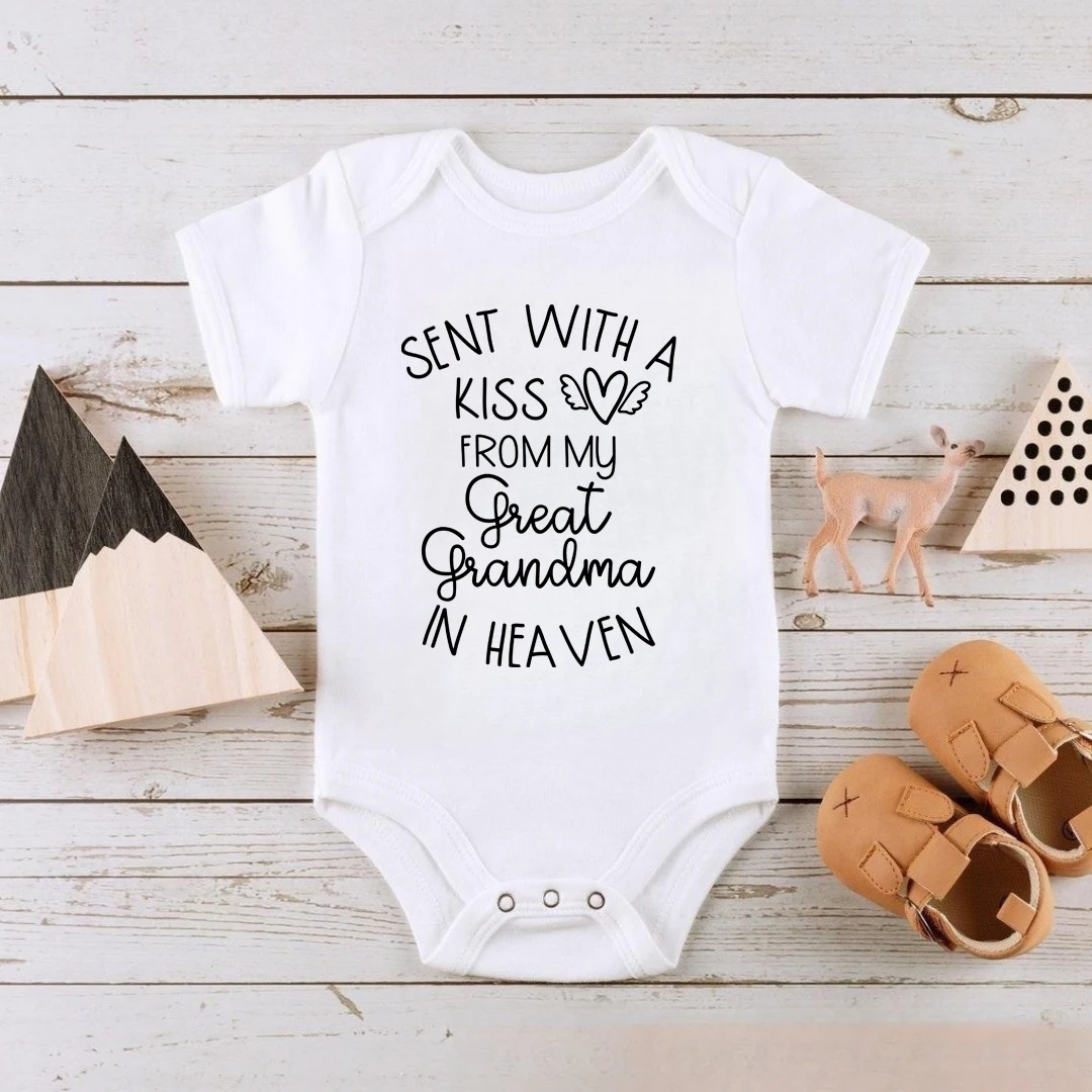 Sent With A Kiss From Great Grandma in Heaven Print Baby Rompers Cotton Toddler Infant Short Sleeve Bodysuit Baby Shower Gift
Sent With A Kiss From Great Grandma in Heaven Print Baby Rompers Cotton Toddler Infant Short Sleeve Bodysuit Baby Shower Gift