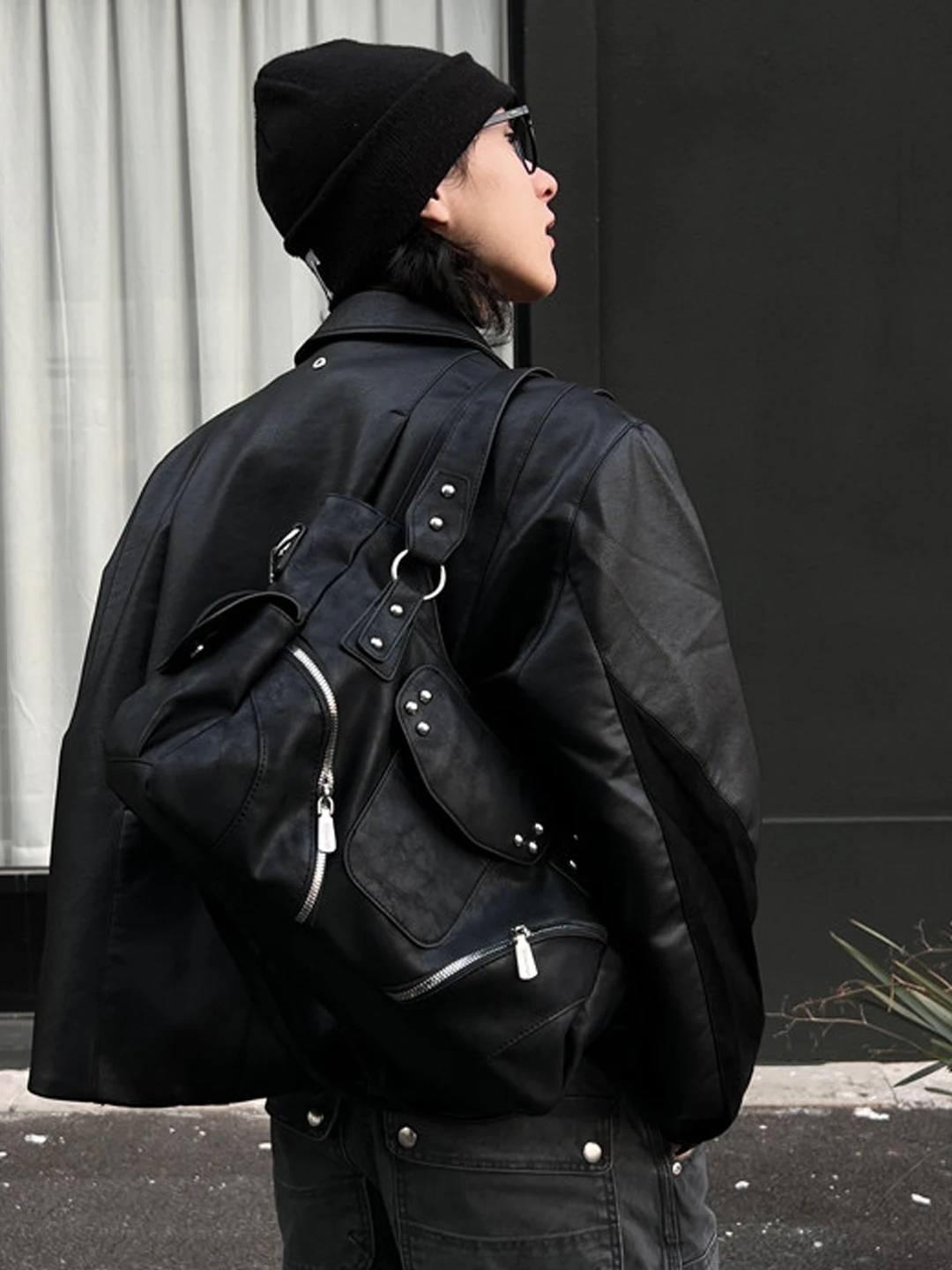 NIN Design Motorcycle Zipper Leather Tote Bag Unisex Street Style Dark Harajuku Personality Trendy Crossbody Shoulder Bag
NIN Design Motorcycle Zipper Leather Tote Bag Unisex Street Style Dark Harajuku Personality Trendy Crossbody Shoulder Bag