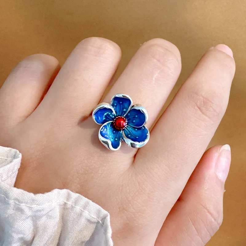 Langyan 925 Sterling Silver Enamel Blue Flower Ring for Women Simple Elegant Handmade Adjustable Rings Jewelry JZ157
Langyan 925 Sterling Silver Enamel Blue Flower Ring for Women Simple Elegant Handmade Adjustable Rings Jewelry JZ157