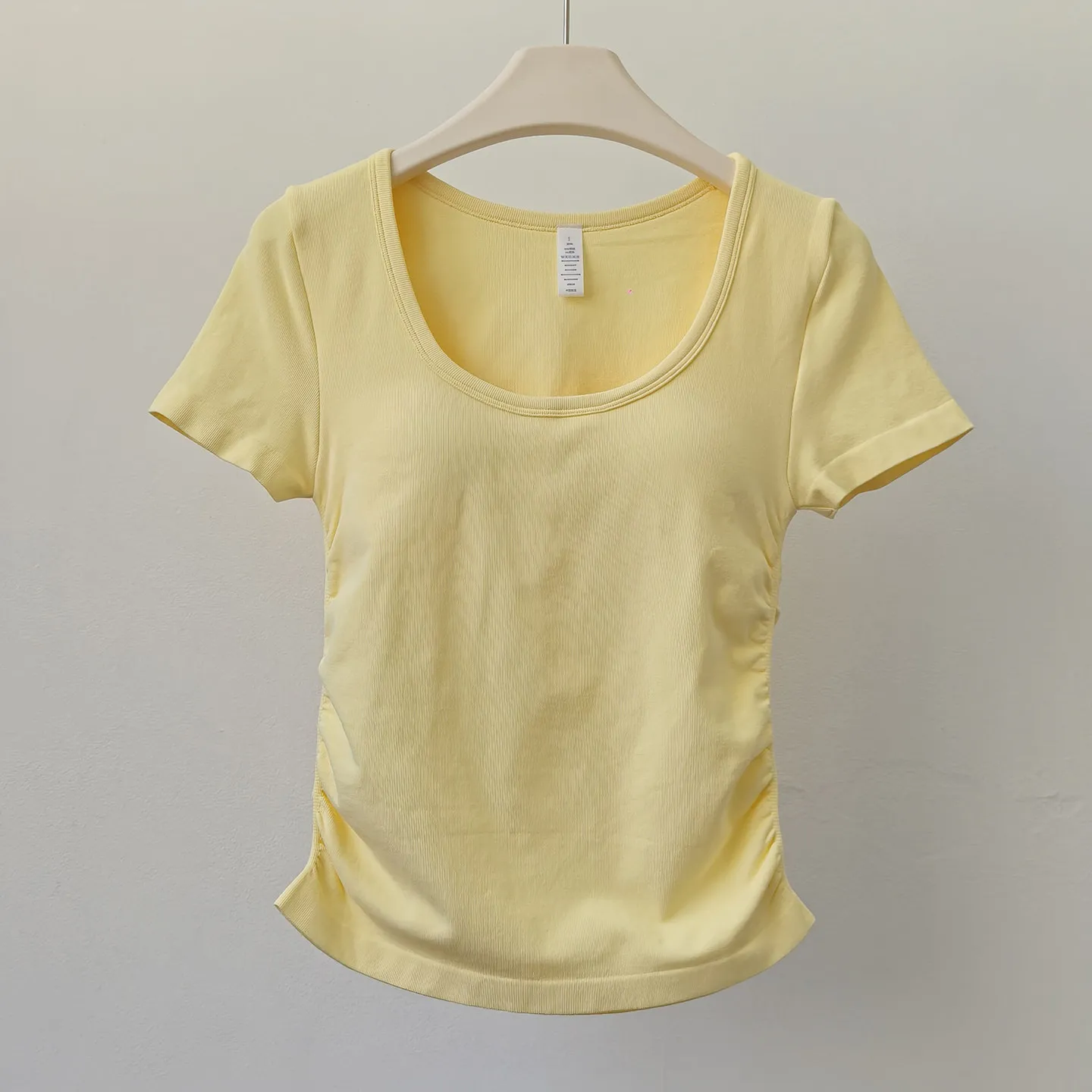 Slimming Round Neck Yoga T-Shirt Short-Sleeved Fixed Chest Cushion Stretch Summer Sports Top for Pilates Running fitness
Slimming Round Neck Yoga T-Shirt Short-Sleeved Fixed Chest Cushion Stretch Summer Sports Top for Pilates Running fitness