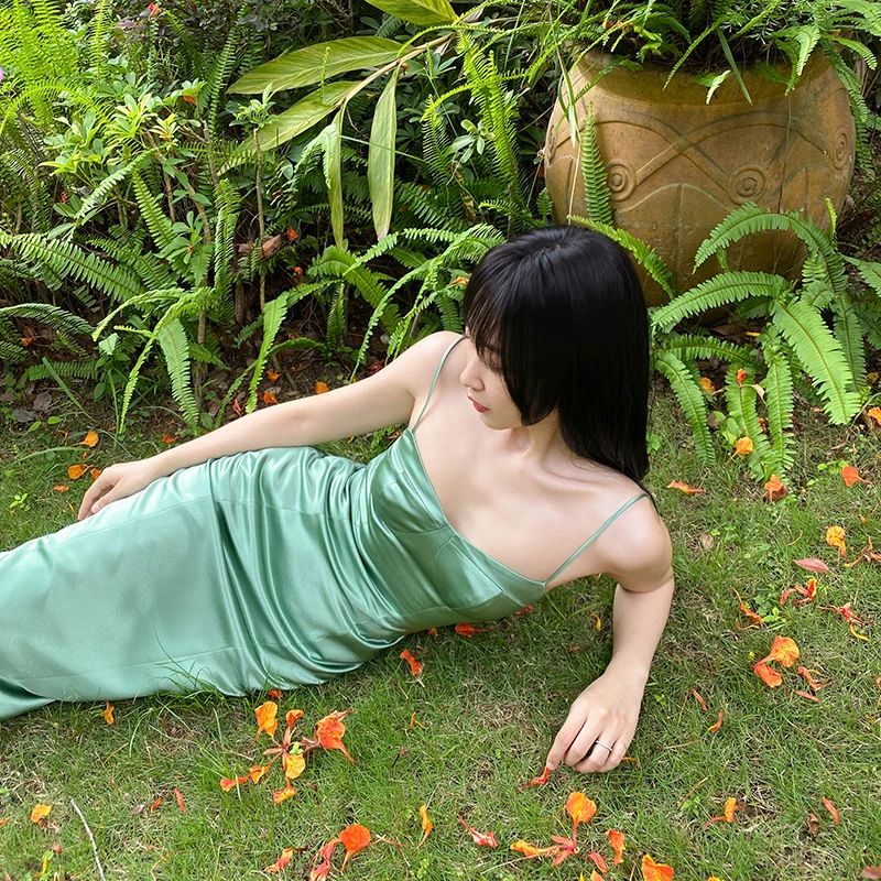 Green Dress Sexy V-neck Sling Casual Elegant Backless Vintage Spring 2022 Ladies Bodycon Dress Slim Summer Clothes For Women
Green Dress Sexy V-neck Sling Casual Elegant Backless Vintage Spring 2022 Ladies Bodycon Dress Slim Summer Clothes For Women