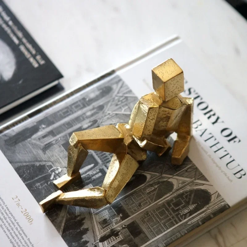 Metal Handicrafts Simulated Character Sculpture Geometric Man Golden Little Decorative Figurines Home Decoration
Metal Handicrafts Simulated Character Sculpture Geometric Man Golden Little Decorative Figurines Home Decoration