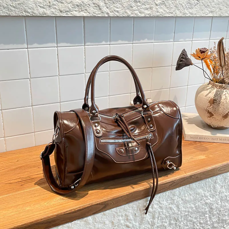 Unique Vintage Fashionable Handbag Clutch Mini With Paris Designer Logo For Women Luxury Trendy
Unique Vintage Fashionable Handbag Clutch Mini With Paris Designer Logo For Women Luxury Trendy