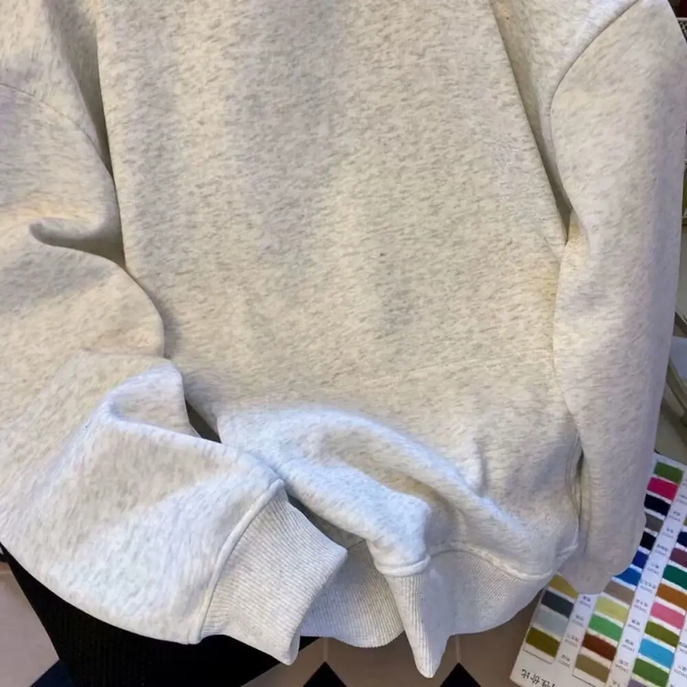 Бархатная толстовка с капюшоном на пуговицах в американском стиле ретро, свободная мужская и женская осенне-зимняя толстовка с капюшоном, ношена снаружи
Бархатная толстовка с капюшоном на пуговицах в американском стиле ретро, свободная мужская и женская осенне-зимняя толстовка с капюшоном, ношена снаружи