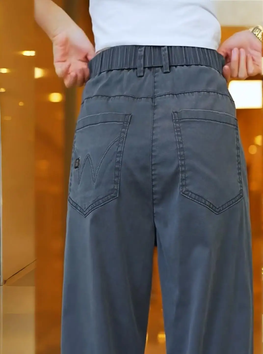 Мужские летние тонкие джинсы из лиоцелла свободного прямого кроя, дышащие, из ледяного шелка, повседневные брюки с прямыми штанинами, средняя посадка на талии
Мужские летние тонкие джинсы из лиоцелла свободного прямого кроя, дышащие, из ледяного шелка, повседневные брюки с прямыми штанинами, средняя посадка на талии