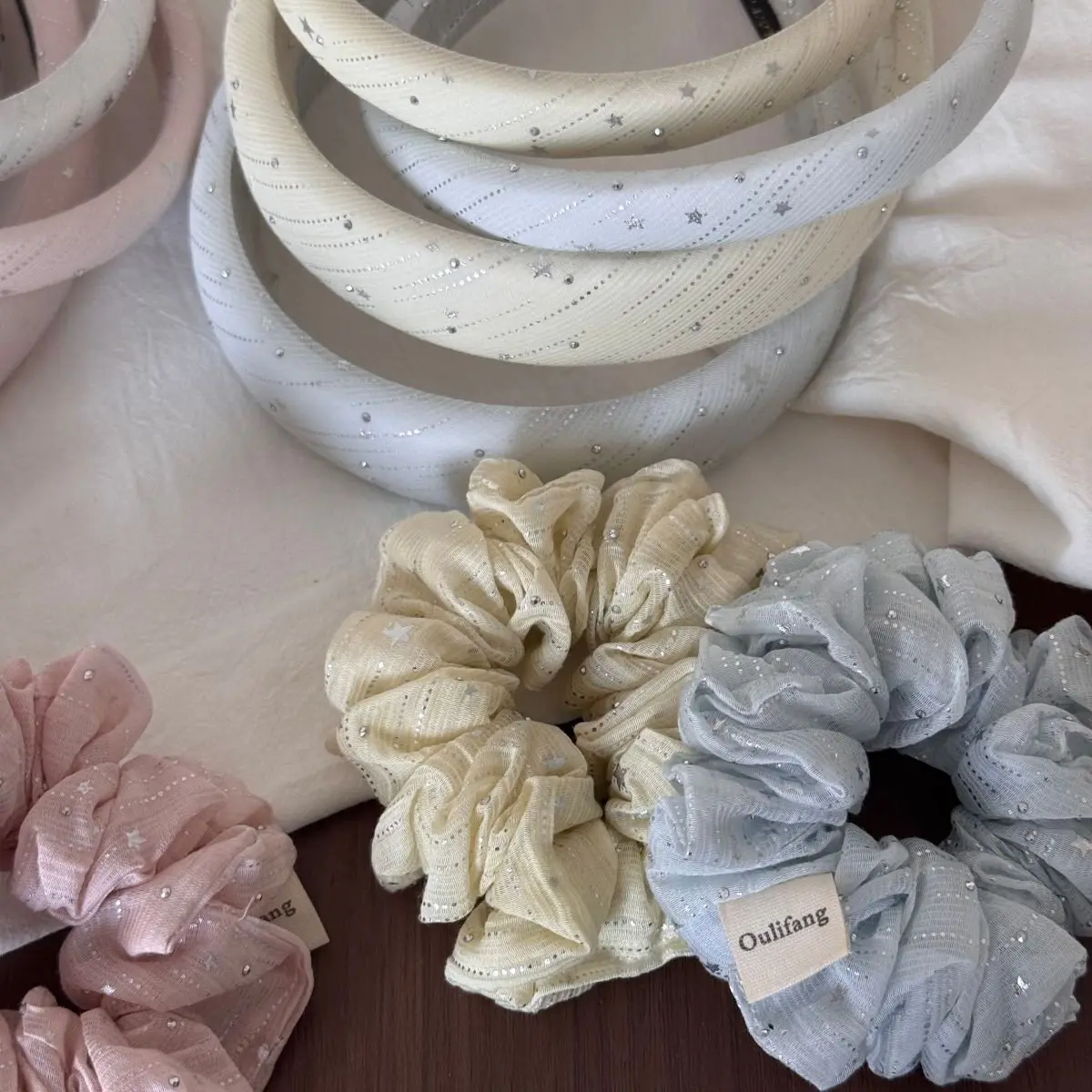 Small Scrunchie with Rhinestone Silver Star for Messy Bun Sweet Korean New Style Ethereal Lightweight Portable Hair Accessory
Small Scrunchie with Rhinestone Silver Star for Messy Bun Sweet Korean New Style Ethereal Lightweight Portable Hair Accessory