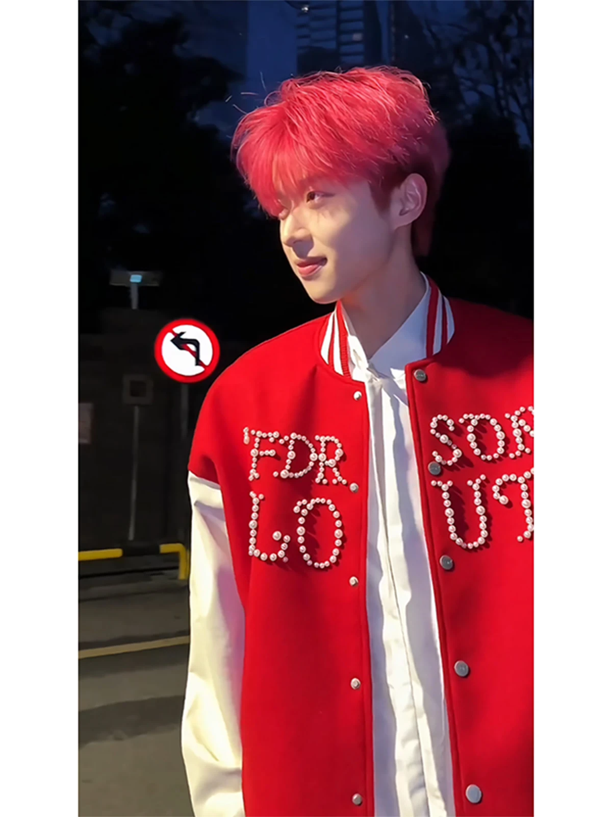 Pearl Red Splice Baseball Jaet for Men Spring American Retro High Street Teenage Haome Boy Coat Loose Fit Long Sve
Pearl Red Splice Baseball Jaet for Men Spring American Retro High Street Teenage Haome Boy Coat Loose Fit Long Sve
