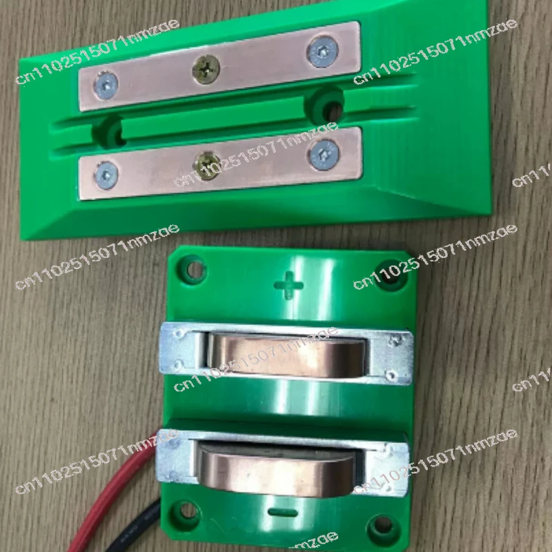 Brush Block for Navigation Vehicles Charger Pad Model TZ-CP-50A with Brush Plate
Brush Block for Navigation Vehicles Charger Pad Model TZ-CP-50A with Brush Plate