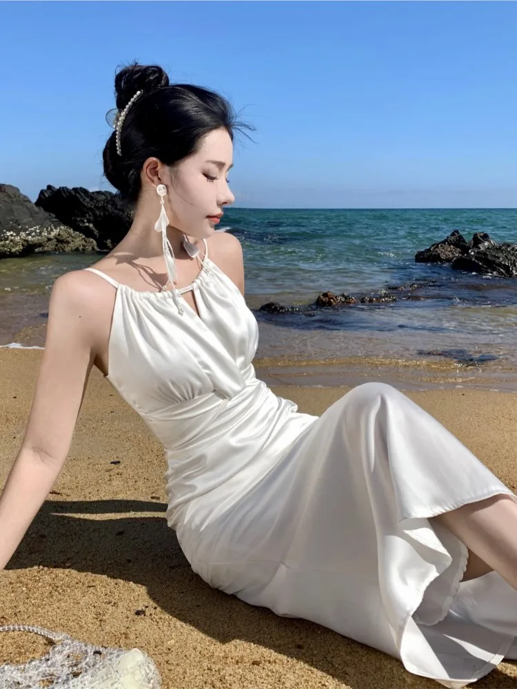 Summer Women Elegant Beige Satin Bodycon Spaghetti Strap Dresses New Fashion Sexy Sleeveless Long Dress Evening Party Prom Gown
Summer Women Elegant Beige Satin Bodycon Spaghetti Strap Dresses New Fashion Sexy Sleeveless Long Dress Evening Party Prom Gown