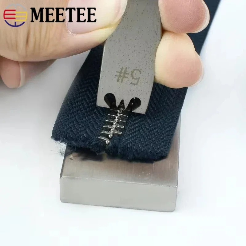 Meetee 3#5# Stainless Steel Zipper Tooth Extractor Resin Zip Removal Tool Gear Cutter Leather Crafts Repair Kits DIY Accessories
Meetee 3#5# Stainless Steel Zipper Tooth Extractor Resin Zip Removal Tool Gear Cutter Leather Crafts Repair Kits DIY Accessories