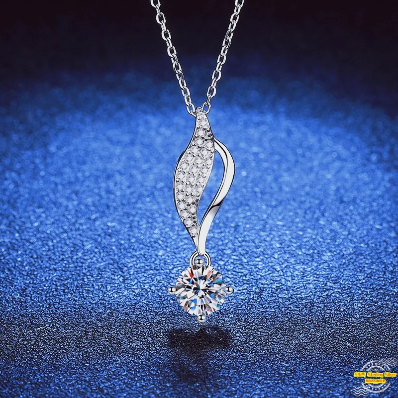 1,0 карат муассанит S925 серебряный ожерелье кулон для женщин покрытие платина одна кожа очаровательное ожерелье ювелирные изделия подарок на день Святого Валентина
1,0 карат муассанит S925 серебряный ожерелье кулон для женщин покрытие платина одна кожа очаровательное ожерелье ювелирные изделия подарок на день Святого Валентина