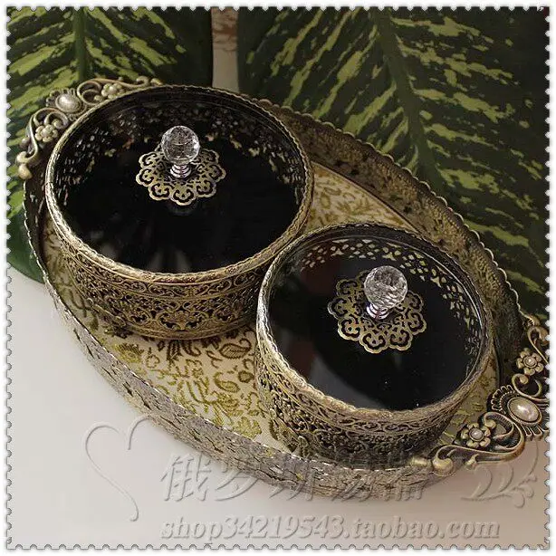 Korean Hollow Engraved Jewelry Box Bronze Retro Jewelry Box Gift European Jewelry Cosmetics Storage Tray
Korean Hollow Engraved Jewelry Box Bronze Retro Jewelry Box Gift European Jewelry Cosmetics Storage Tray