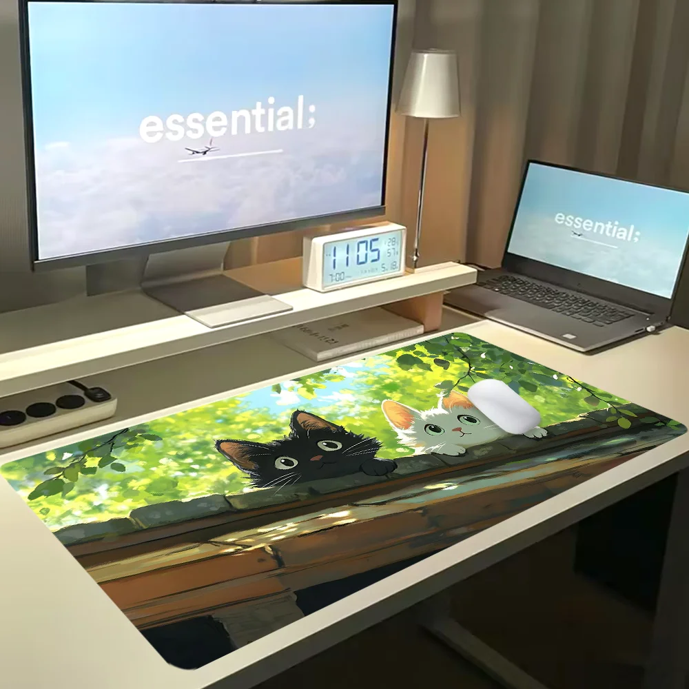 Большой игровой коврик для мыши с мультяшным котом, дизайн, эстетический настольный коврик, аксессуары для стола, резиновый нескользящий резиновый коврик для клавиатуры с прошитыми краями
Большой игровой коврик для мыши с мультяшным котом, дизайн, эстетический настольный коврик, аксессуары для стола, резиновый нескользящий резиновый коврик для клавиатуры с прошитыми краями