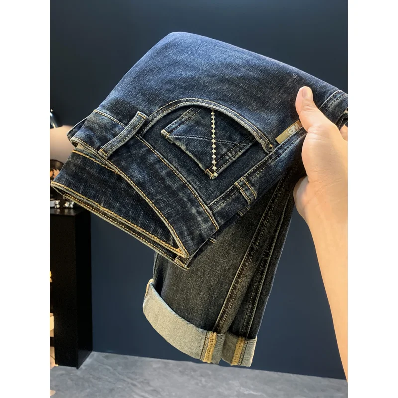 2025 новые синие зауженные джинсы с маленькими штанинами для мужчин, осенняя универсальная мода, высококачественные повседневные эластичные облегающие брюки
2025 новые синие зауженные джинсы с маленькими штанинами для мужчин, осенняя универсальная мода, высококачественные повседневные эластичные облегающие брюки