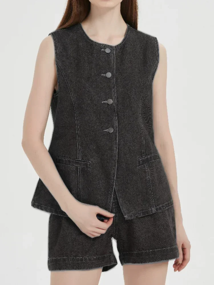 Retro Sleeveless Tops Shorts Denim Set Women Single Breasted Blouse Elastic Waist Casual Comfortable Suit New Popular Streetwear
Retro Sleeveless Tops Shorts Denim Set Women Single Breasted Blouse Elastic Waist Casual Comfortable Suit New Popular Streetwear