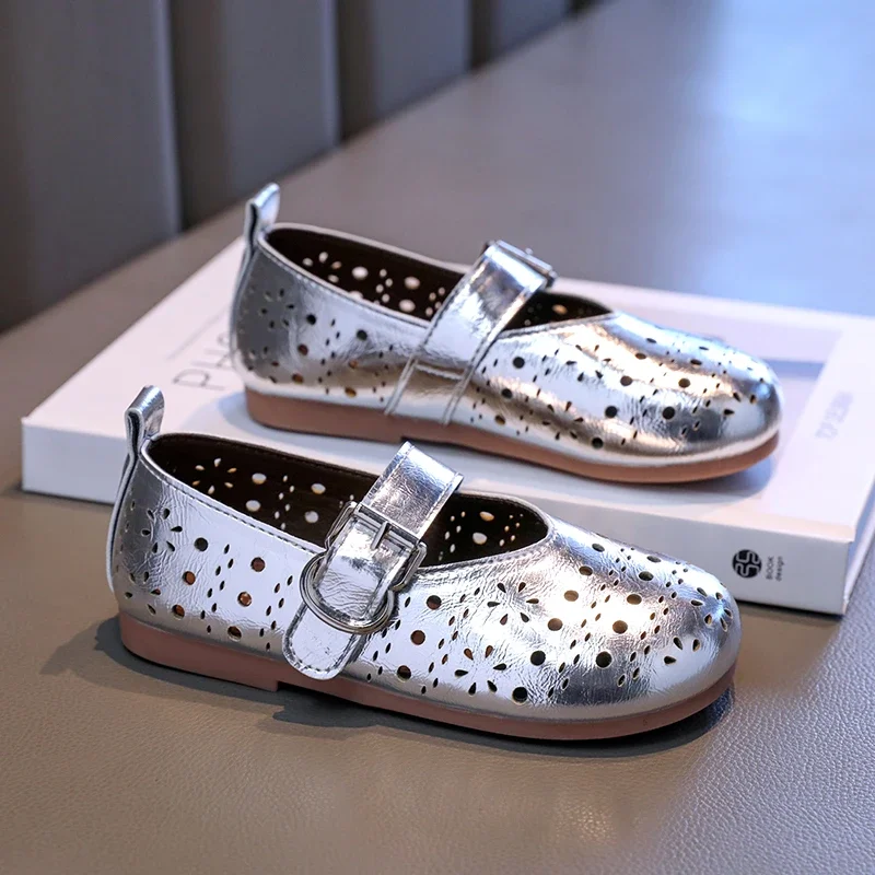 New Fashion Children Shoes Hollow-out Girls Summer Versatile Flats Simple Solid Color Kids Causal Walking Shoes Breathable Trend
New Fashion Children Shoes Hollow-out Girls Summer Versatile Flats Simple Solid Color Kids Causal Walking Shoes Breathable Trend