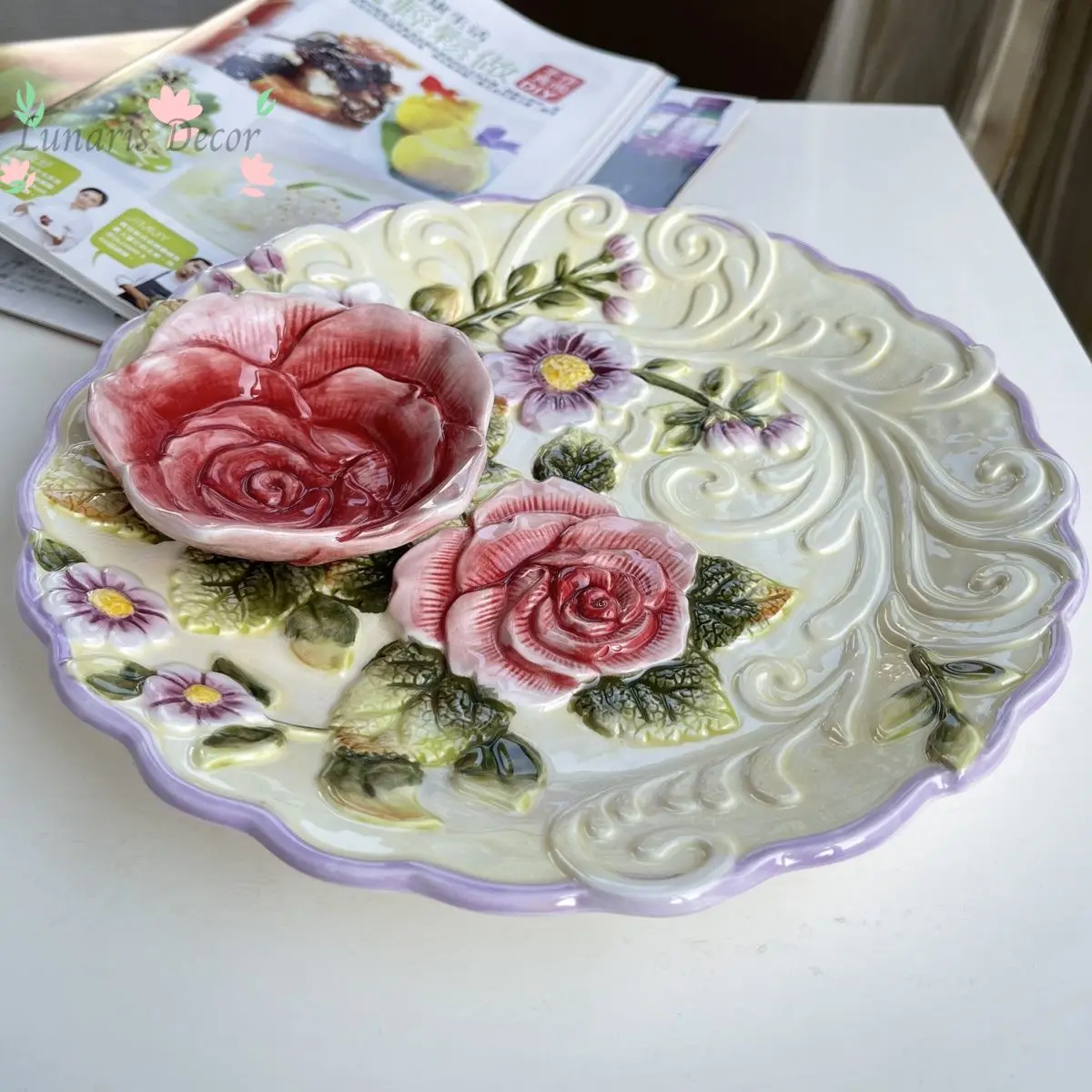 European three-dimensional relief rose flower ceramic plate fruit snack breakfast dumpling sauce dessert bread plate
European three-dimensional relief rose flower ceramic plate fruit snack breakfast dumpling sauce dessert bread plate