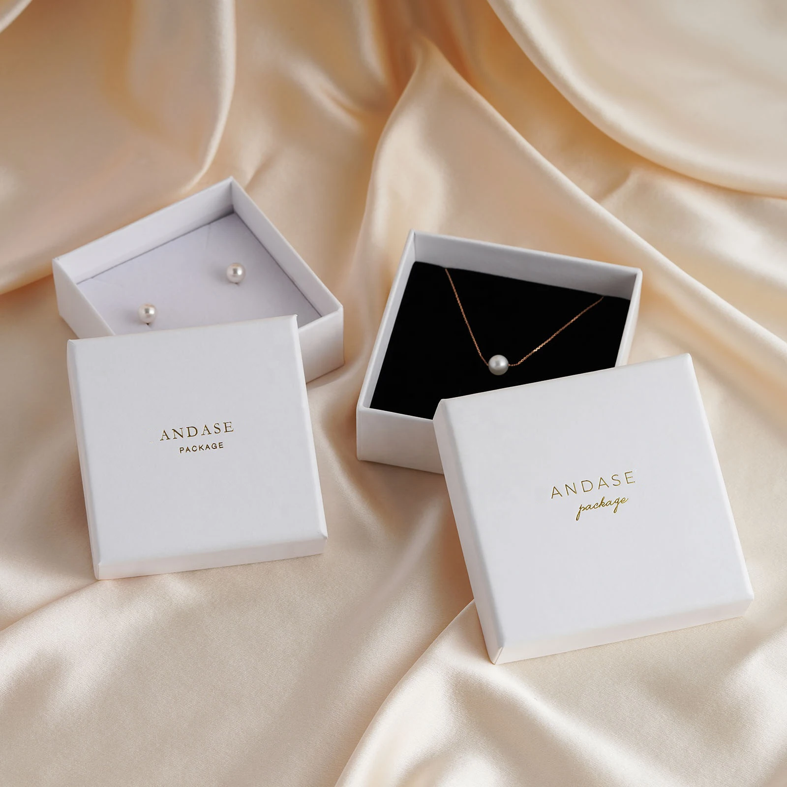 100pcs Custom Jewelry Paper Boxes 9x9 Earring Ring Necklace Bracelet Package Gift Box Cardboard Sponge Business Logo White Black
100pcs Custom Jewelry Paper Boxes 9x9 Earring Ring Necklace Bracelet Package Gift Box Cardboard Sponge Business Logo White Black