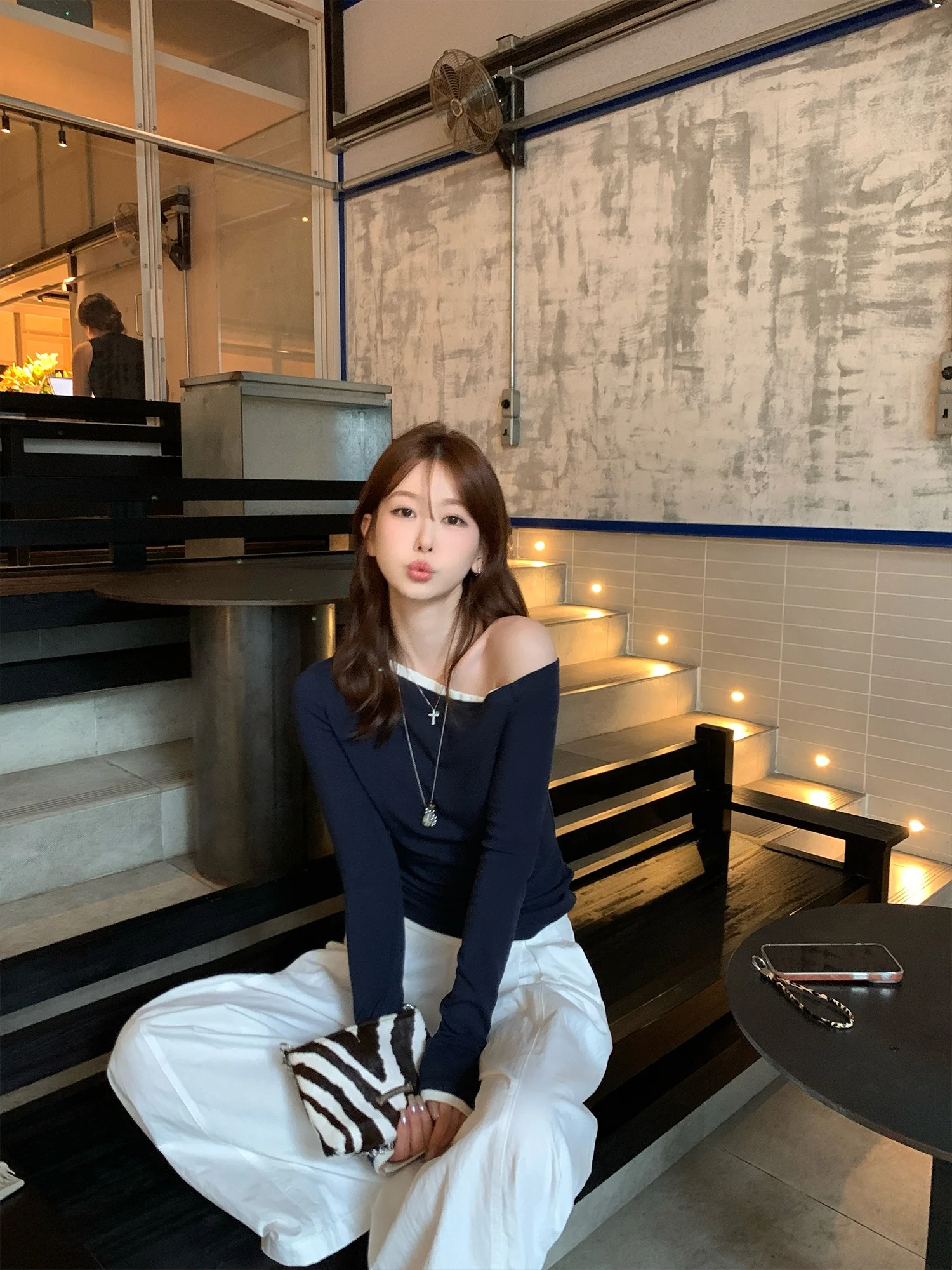 Свободный Sle Long Sve oulder Bared T irt, женская модная повседневная цветная блузка, осеннее новое поступление, топ с эффектом похудения
Свободный Sle Long Sve oulder Bared T irt, женская модная повседневная цветная блузка, осеннее новое поступление, топ с эффектом похудения