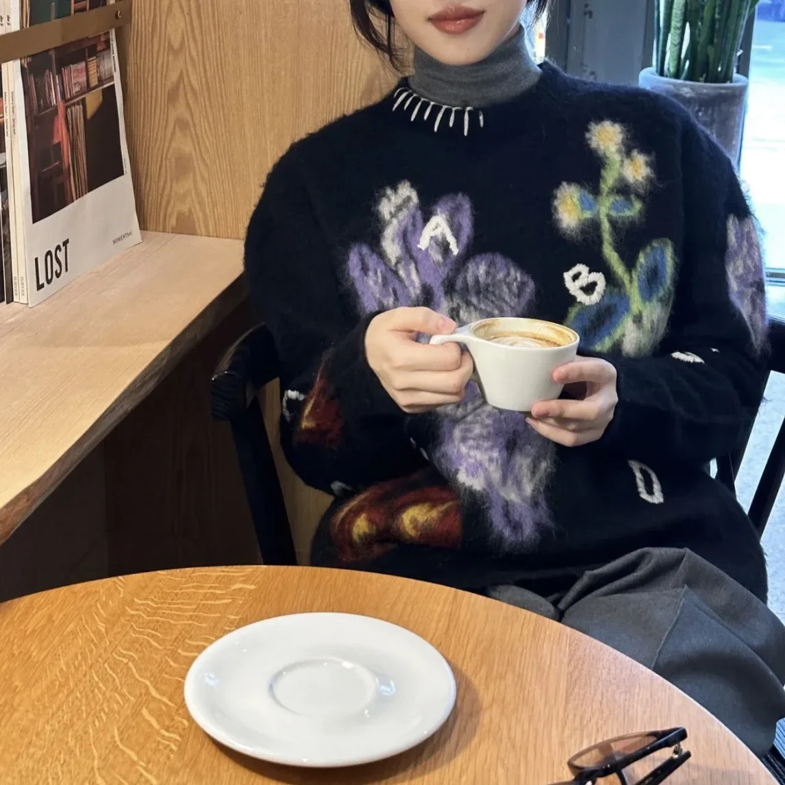 Mohair Blended Jacquard Pullover Knitted Sweater Women's Autumn and Winter Loose Long Sleeve Mohair Sweater Jacket
Mohair Blended Jacquard Pullover Knitted Sweater Women's Autumn and Winter Loose Long Sleeve Mohair Sweater Jacket