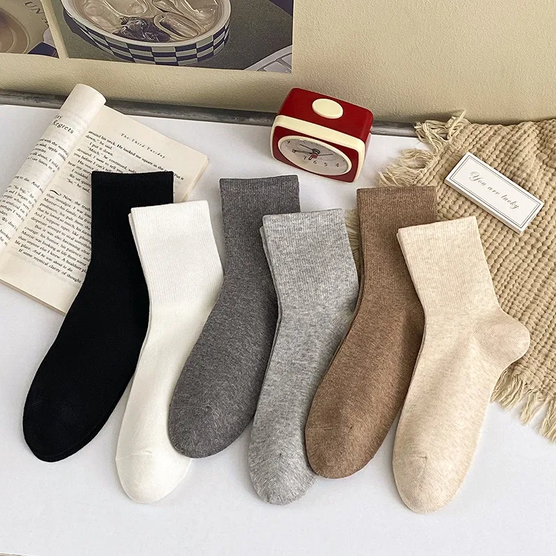 6 pairs of spring autumn style solid color versatile simple women's mid tube socks breathable comfortable casual women's socks
6 pairs of spring autumn style solid color versatile simple women's mid tube socks breathable comfortable casual women's socks