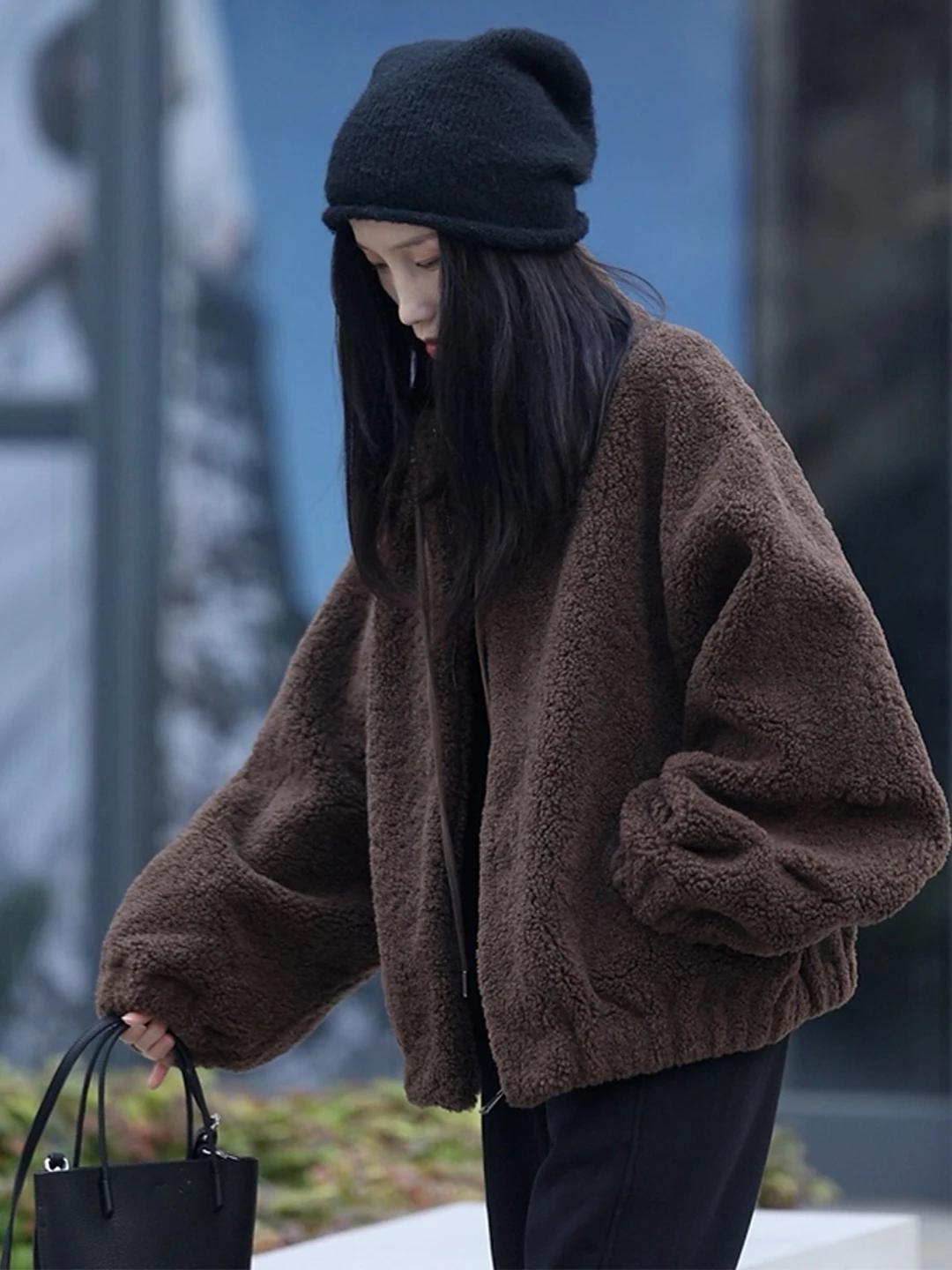 Ретро-пальто женское зимнее свободного кроя из искусственного меха овчины, теплая верхняя одежда из полиэфирного волокна, длинное, на молнии
Ретро-пальто женское зимнее свободного кроя из искусственного меха овчины, теплая верхняя одежда из полиэфирного волокна, длинное, на молнии