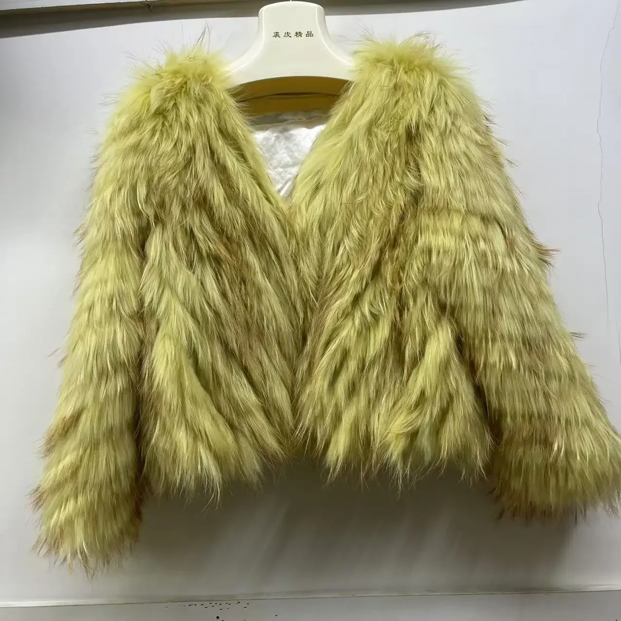 New Style Women Natural Raccoon Fur Knitted Outerwear Brand Luxury Real Fur Coat Short Winter Jacket Streetwear
New Style Women Natural Raccoon Fur Knitted Outerwear Brand Luxury Real Fur Coat Short Winter Jacket Streetwear