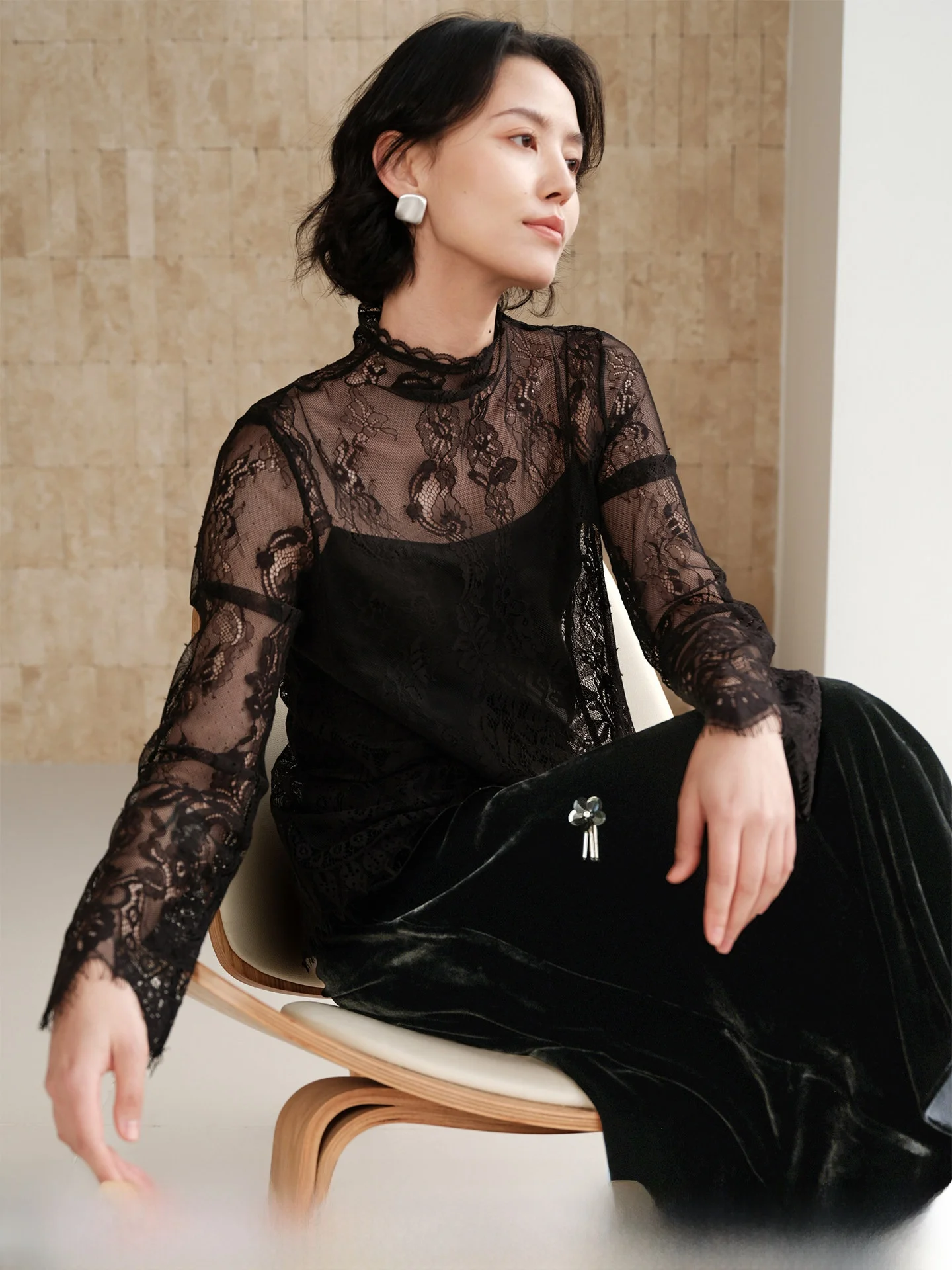 Женская повседневная модная блузка Chimei Rihua с длинным рукавом, кружевными вставками, воротником-стойкой, из смесового хлопка и нейлона
Женская повседневная модная блузка Chimei Rihua с длинным рукавом, кружевными вставками, воротником-стойкой, из смесового хлопка и нейлона