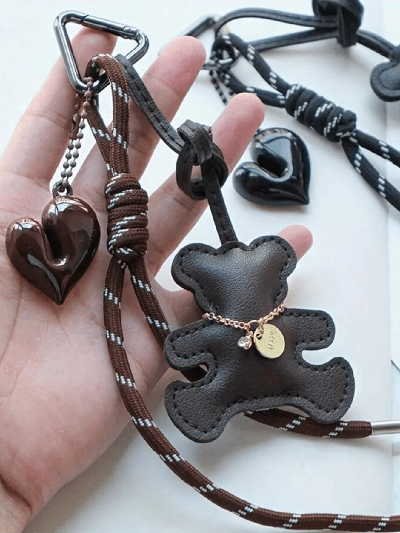 Leather Teddy Bear And Heart Shaped Keychain With Rope Chain For Bags Car Keys Fashion Accessory
Leather Teddy Bear And Heart Shaped Keychain With Rope Chain For Bags Car Keys Fashion Accessory