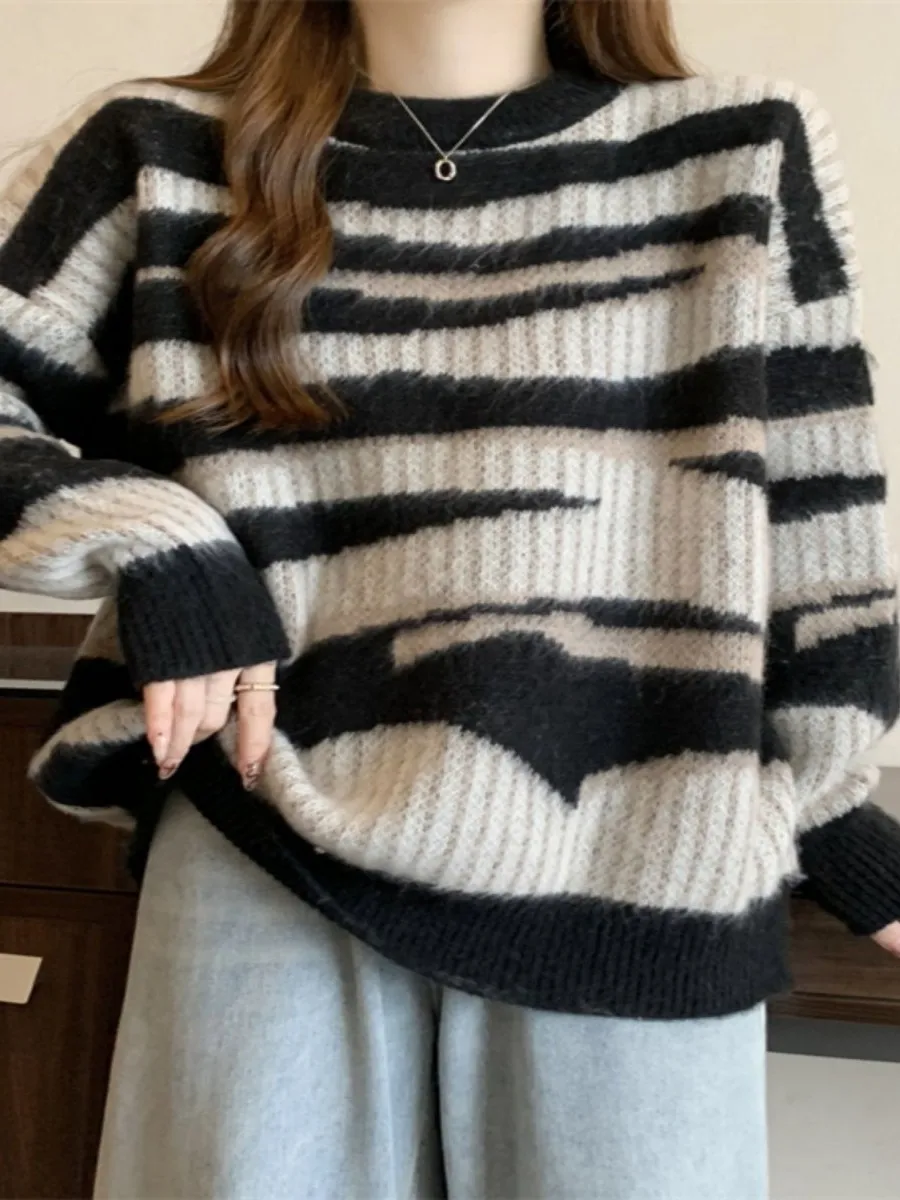 Loose Large Size Women's Knitted Sweater Zebra Pattern Color Block Design Autumn New Style Multi-piece Set Cotton Material
Loose Large Size Women's Knitted Sweater Zebra Pattern Color Block Design Autumn New Style Multi-piece Set Cotton Material