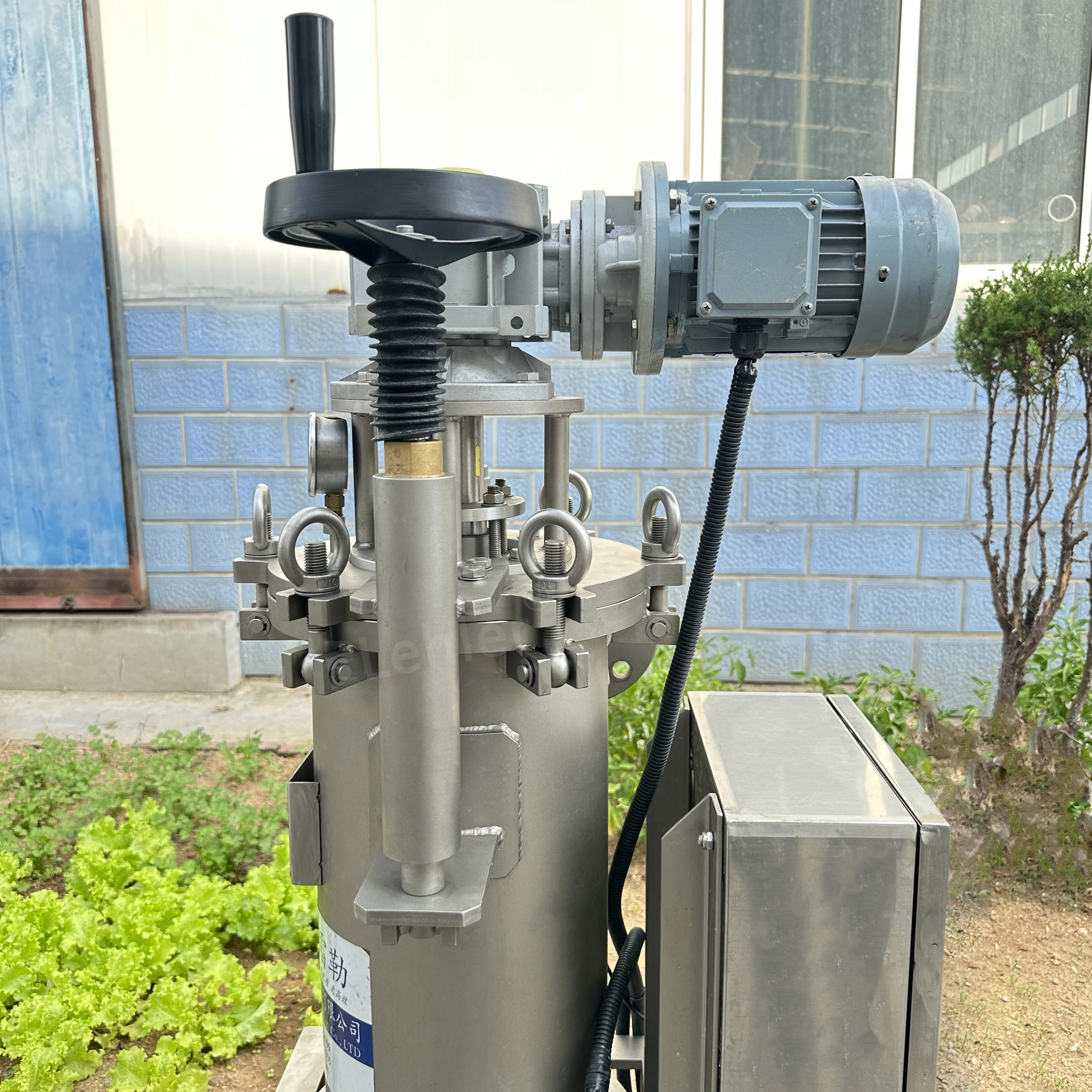 Metal Edge Filters Fully automatic Self Cleaning Filter for Viscous liquids
Metal Edge Filters Fully automatic Self Cleaning Filter for Viscous liquids