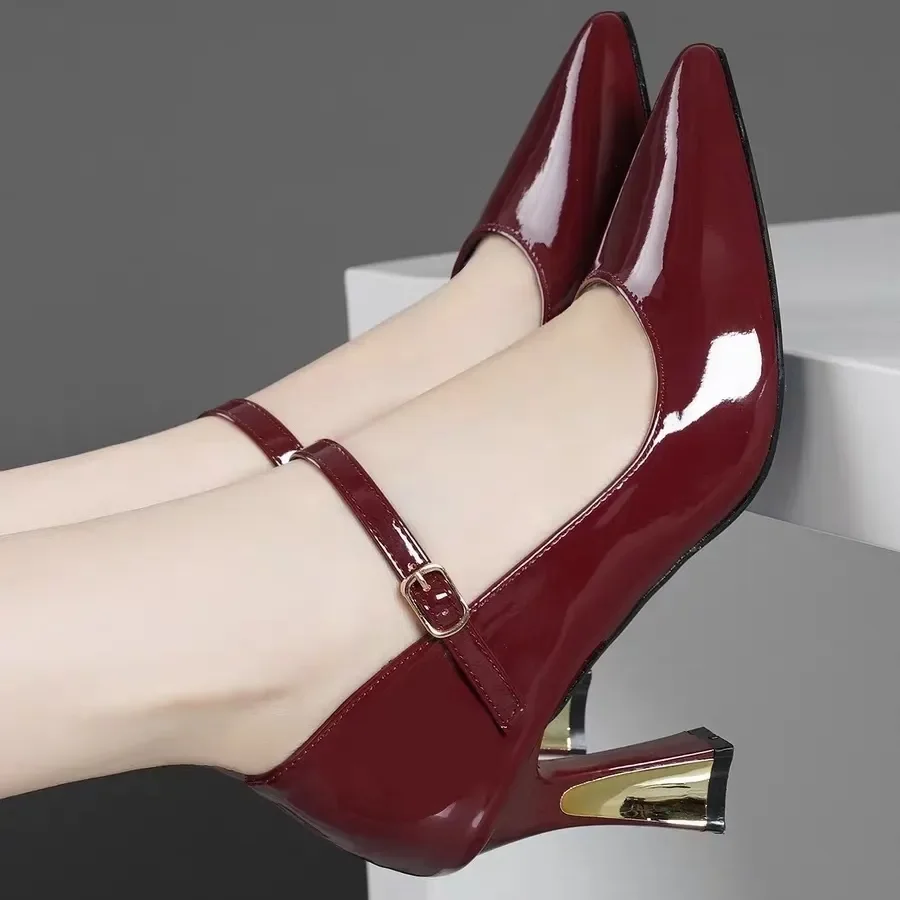 Zapatos de mujer женские модные винно-красные лакированные туфли на высоком каблуке с пряжкой и ремешком, женские черные удобные туфли-лодочки больших размеров ha317
Zapatos de mujer женские модные винно-красные лакированные туфли на высоком каблуке с пряжкой и ремешком, женские черные удобные туфли-лодочки больших размеров ha317