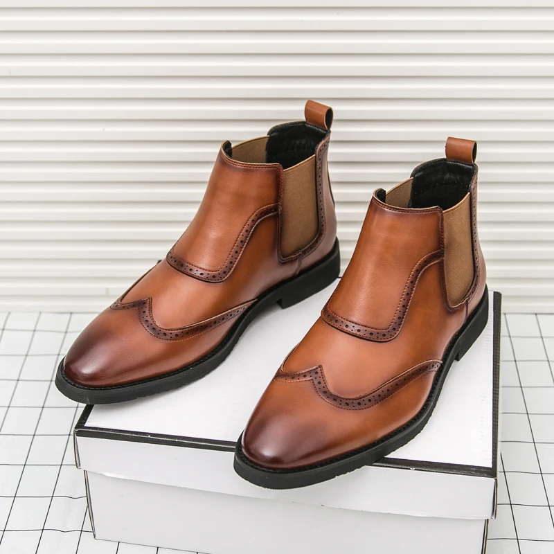 Новые мужские ботинки челси с острым носком, классические ретро-ботинки, износостойкие кожаные ботинки на толстой подошве, черные, коричневые, размеры 38-46, мужская обувь
Новые мужские ботинки челси с острым носком, классические ретро-ботинки, износостойкие кожаные ботинки на толстой подошве, черные, коричневые, размеры 38-46, мужская обувь