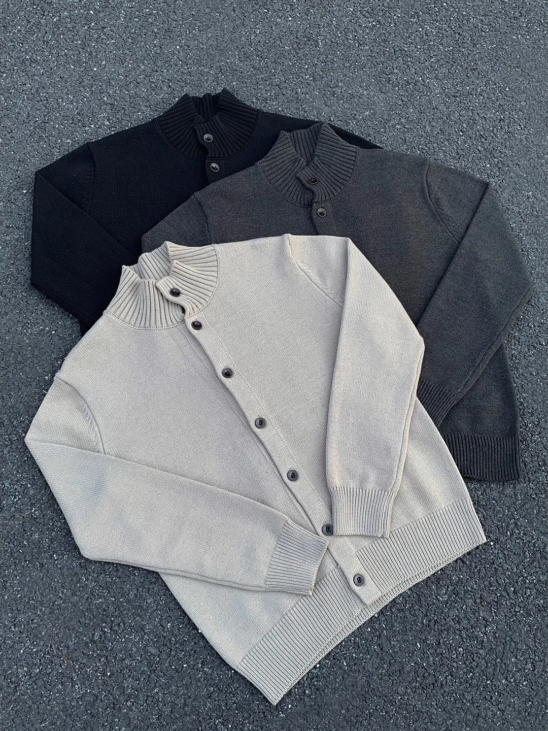 Повседневный вязаный кардиган на пуговицах, мужской зимний теплый ленивый свитер, высококачественный свитер, пальто, свободный крой, мягкий, средний, Thi Lo...
Повседневный вязаный кардиган на пуговицах, мужской зимний теплый ленивый свитер, высококачественный свитер, пальто, свободный крой, мягкий, средний, Thi Lo...