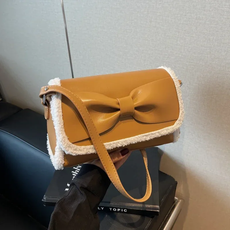 Small Niche Color Blocking Female 2024 New Autumn and Winter Versatile Crossbody Bag Fashion Single Shoulder Armpit Bag Сачмо.
Small Niche Color Blocking Female 2024 New Autumn and Winter Versatile Crossbody Bag Fashion Single Shoulder Armpit Bag Сачмо.