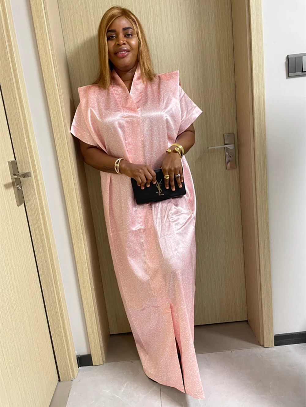 African Traditional Dresses For Woman Dashiki Satin Outfits 2025 Africa Clothes Plus Size Long Dress Nigerian Turban Gown
African Traditional Dresses For Woman Dashiki Satin Outfits 2025 Africa Clothes Plus Size Long Dress Nigerian Turban Gown