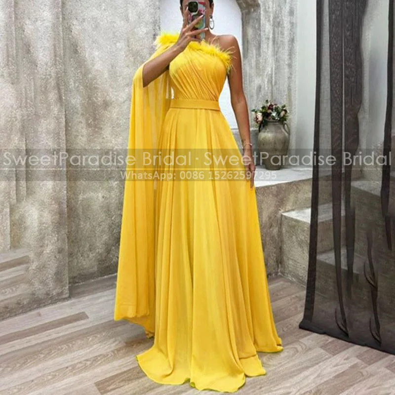 Feather One Shoulder Mother of the Bride Dresses A Line Customized Sleeveless Gold Yellow Chiffon Long Evening Dress Party
Feather One Shoulder Mother of the Bride Dresses A Line Customized Sleeveless Gold Yellow Chiffon Long Evening Dress Party