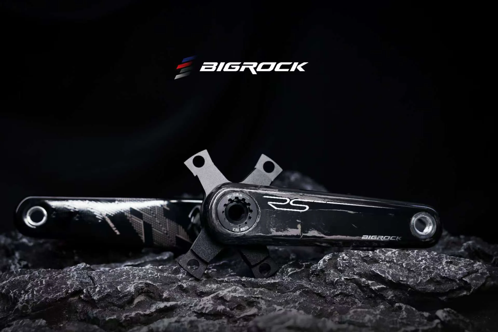 Bigrock RS carbon fiber road bike crankset, 24mm standard spindle.
Bigrock RS carbon fiber road bike crankset, 24mm standard spindle.