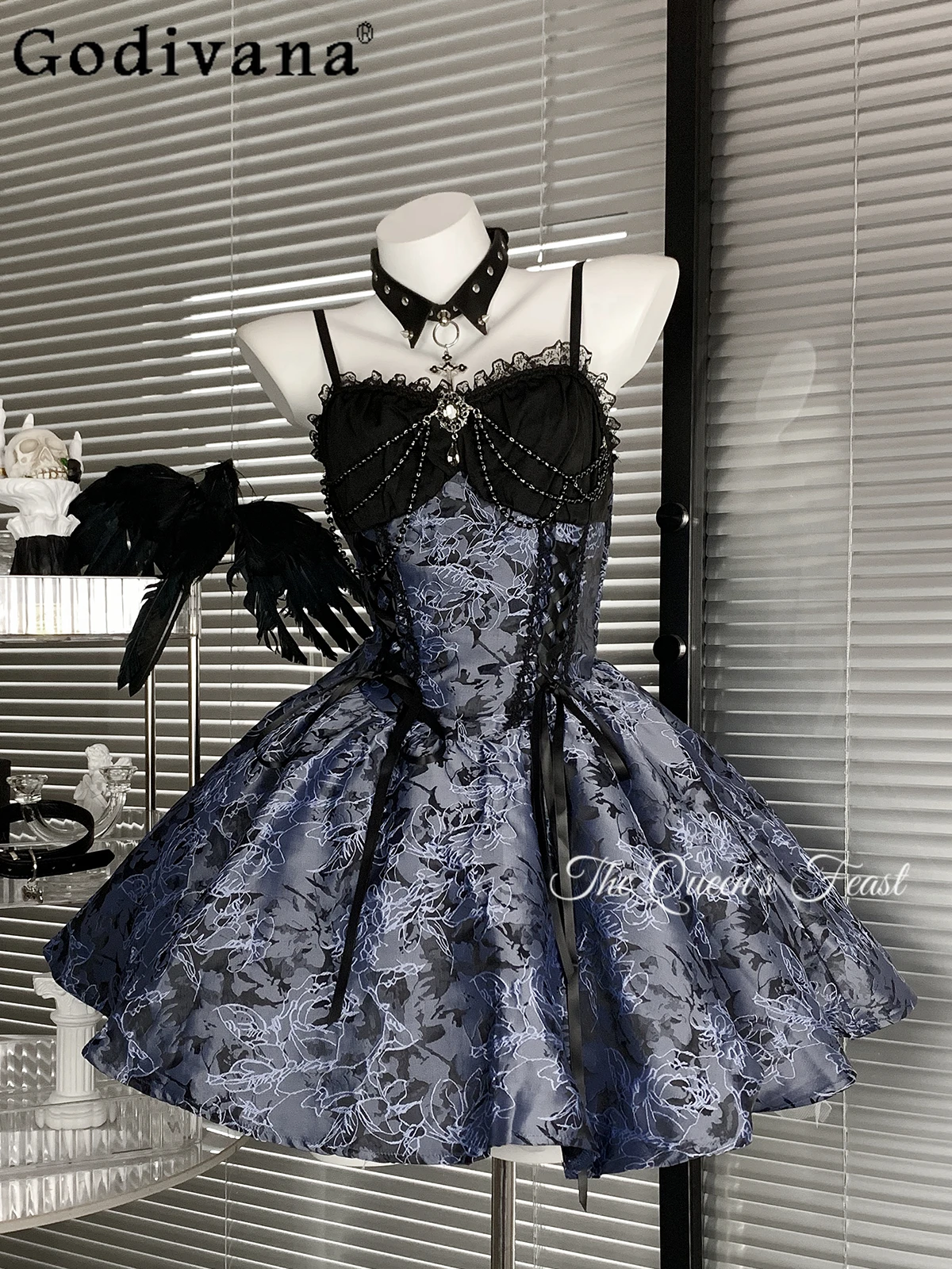 Y2k Subculture Dark Loli Lolita Dress 2025 New Goth Style Waist and Thin Japanese Sweet and Cool Girl Dress
Y2k Subculture Dark Loli Lolita Dress 2025 New Goth Style Waist and Thin Japanese Sweet and Cool Girl Dress