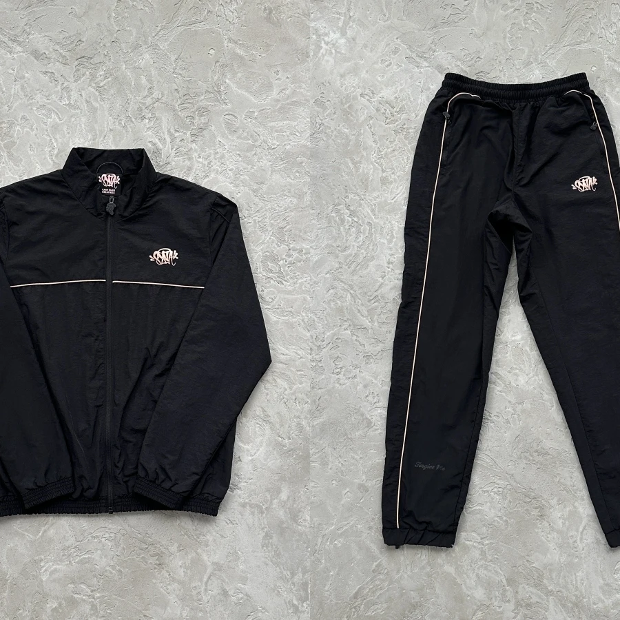 Faionable Letter Print Stand Collar Jaet And Pants Loose Autumn Rose Gold Pred Glue Twill Set Casual Sle Cotton Fabric
Faionable Letter Print Stand Collar Jaet And Pants Loose Autumn Rose Gold Pred Glue Twill Set Casual Sle Cotton Fabric