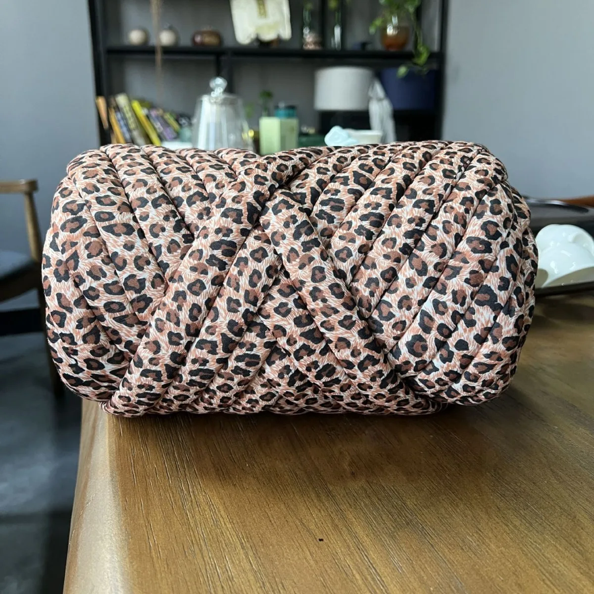 1KG Thick Super Bulky Chunky Yarn Soft Big Cotton Arm Knitting Roving Spinning Yarn for DIY Blanket No Needle Needed
1KG Thick Super Bulky Chunky Yarn Soft Big Cotton Arm Knitting Roving Spinning Yarn for DIY Blanket No Needle Needed