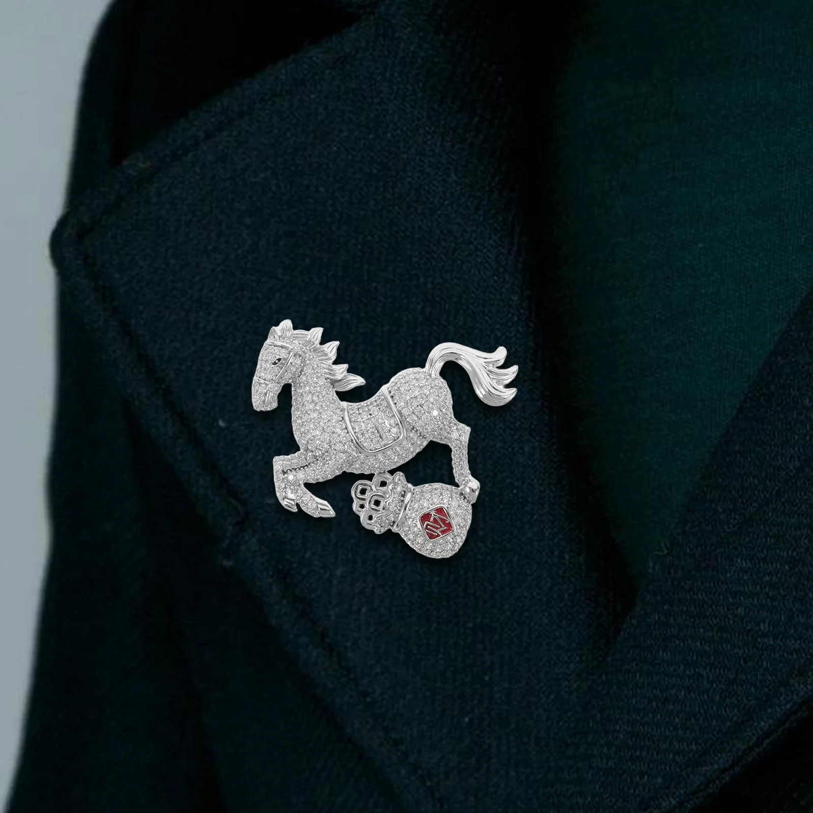 Full Rhinestone Horse Brooch Pin Alloy Zodiac Money Bag Design Sparkling Dress Scarf Shawl Decor - Vintage Animal Lapel
Full Rhinestone Horse Brooch Pin Alloy Zodiac Money Bag Design Sparkling Dress Scarf Shawl Decor - Vintage Animal Lapel