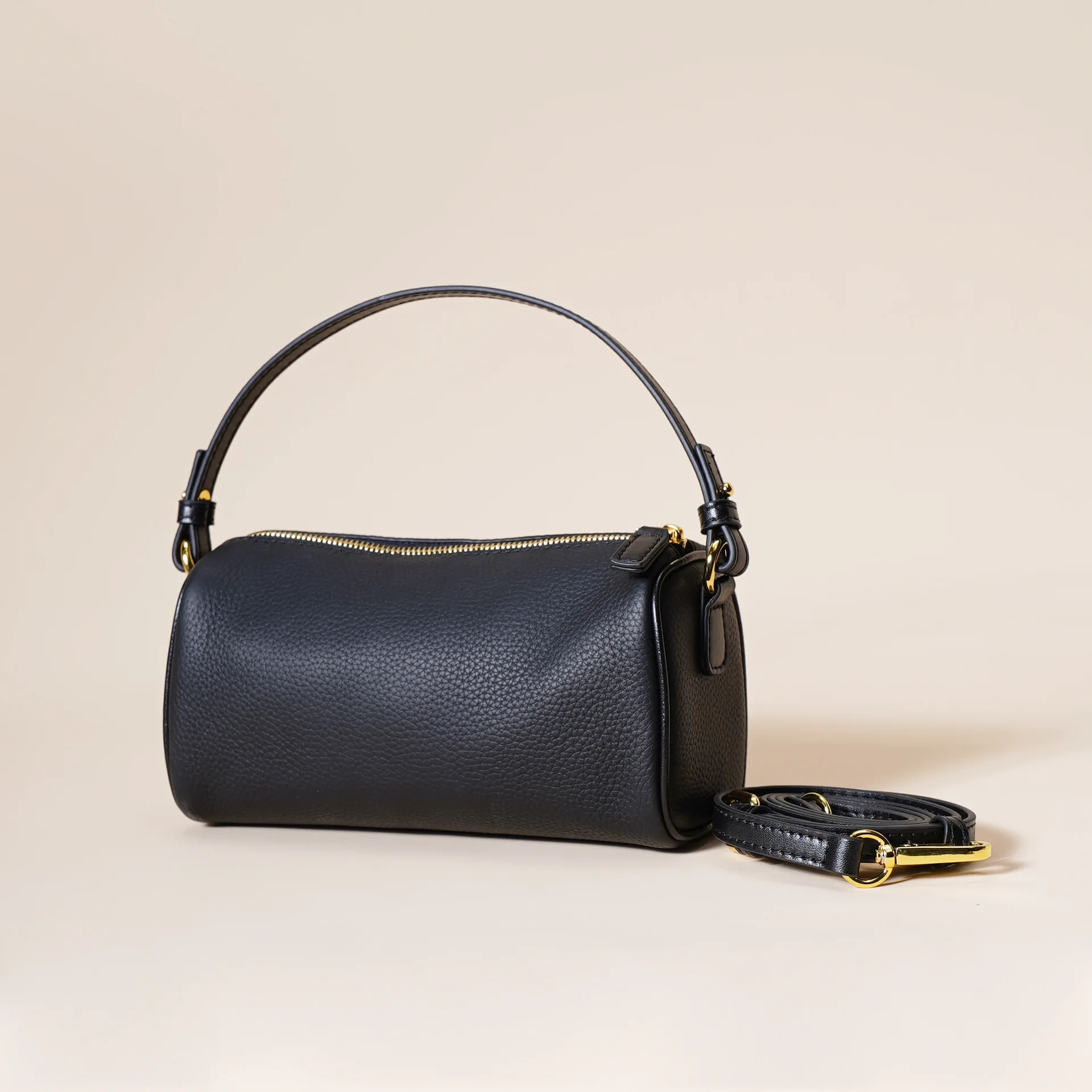 Classic Boston Barrel Bag Women's Soft Leather Underarm Shoulder Bag Casual Commuter Handbag Bolsos Mujer Сумка женская
Classic Boston Barrel Bag Women's Soft Leather Underarm Shoulder Bag Casual Commuter Handbag Bolsos Mujer Сумка женская