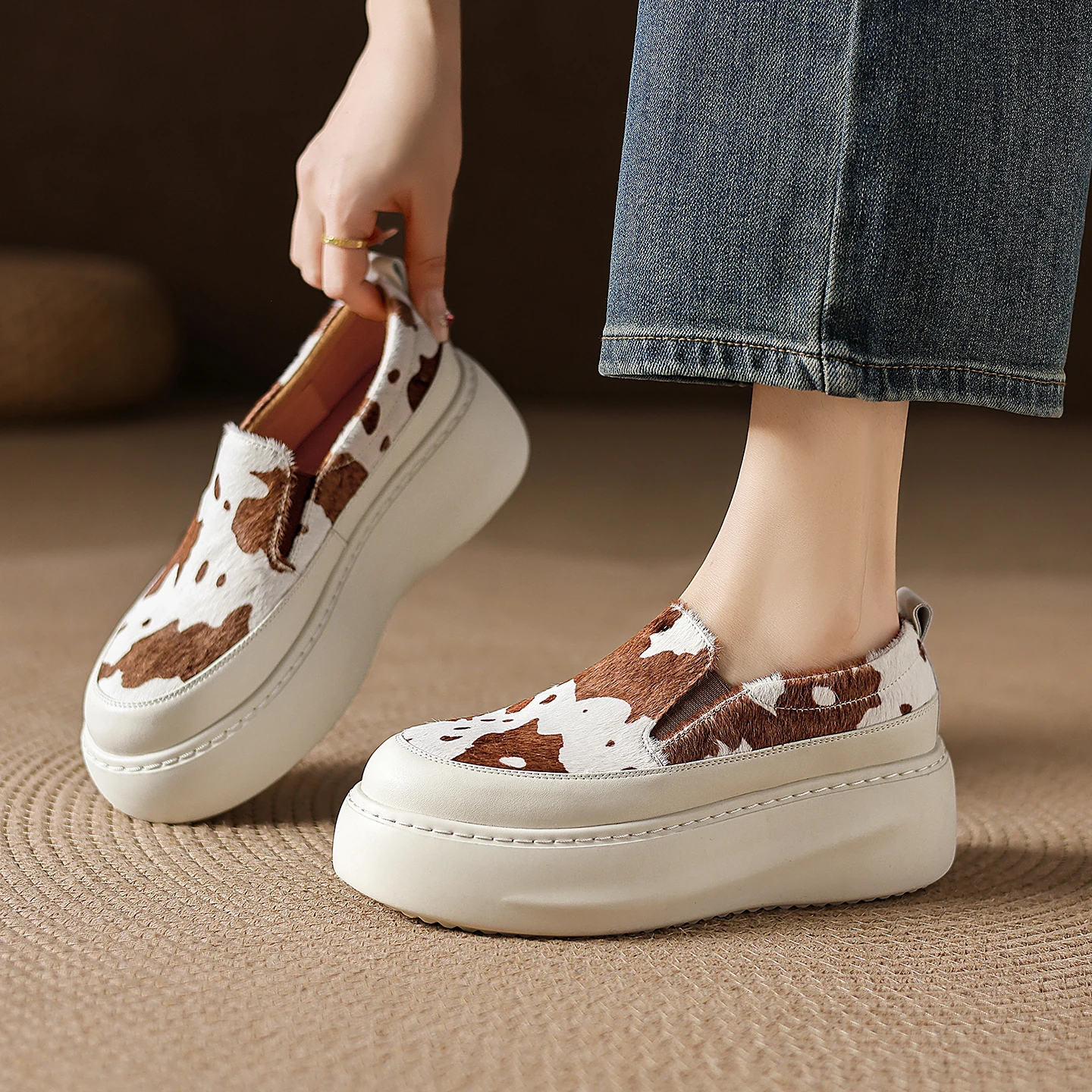 Pony Hair Women‘s Platform Loafers 2026 New Spring Color Block High Heel Lazy Flats Round Toe Shoes
Pony Hair Women‘s Platform Loafers 2026 New Spring Color Block High Heel Lazy Flats Round Toe Shoes