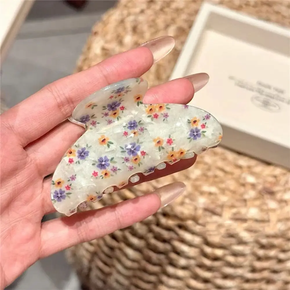 Color Contrast Flower Hair Claw, Vitality Aesthetic Updo Jewelry
Color Contrast Flower Hair Claw, Vitality Aesthetic Updo Jewelry