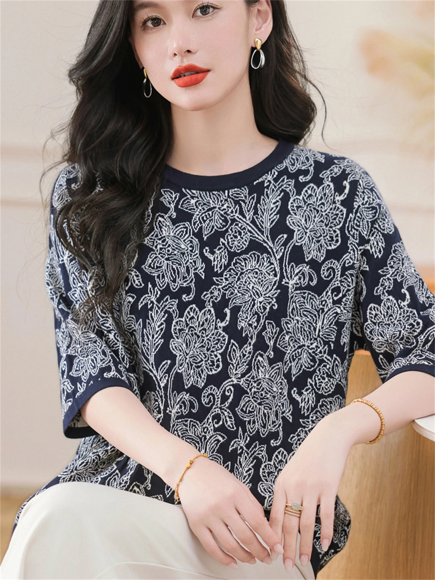 New Faionable Mommy Early Autumn Thin Silk T-irt Mid-Sve round Ne Base irt Floral Pattern Sli Top for Women ov...
New Faionable Mommy Early Autumn Thin Silk T-irt Mid-Sve round Ne Base irt Floral Pattern Sli Top for Women ov...
