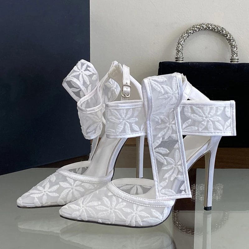 Liyke Designer Embroidery Flower Mesh Women Pumps Sandals Sexy Pointed Toe Side Big Bowknot High Heels Wedding Party Dress Shoes
Liyke Designer Embroidery Flower Mesh Women Pumps Sandals Sexy Pointed Toe Side Big Bowknot High Heels Wedding Party Dress Shoes