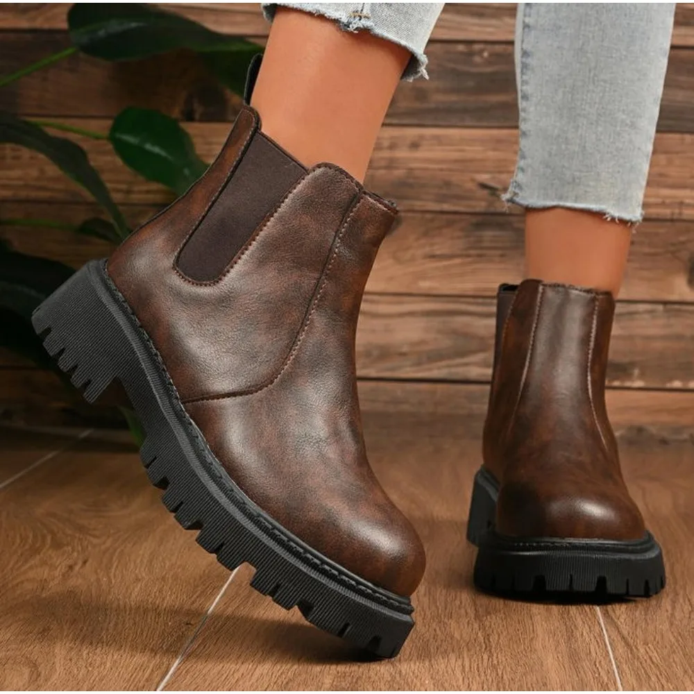 New Thick-soled Women Winter Comfortable Shoes Women Elegant Autumn Fashion Thick-soled Short Boots Outdoor Shoes for Women
New Thick-soled Women Winter Comfortable Shoes Women Elegant Autumn Fashion Thick-soled Short Boots Outdoor Shoes for Women